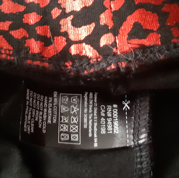 Forever21 Red Leopard Print Pencil Skirt - Size 1X - Picture 4 of 4